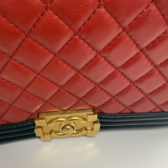 Lambskin Quilted Medium Boy Flap Black Red - Picture 2 of 7